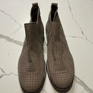 LL Bean W’s Westport Perforated Ankle Boots Nubuck Taupe 8 1/2 M